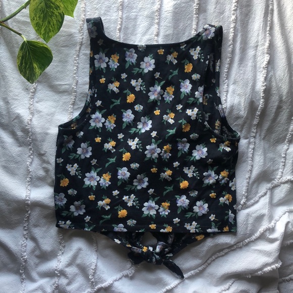 AE Cropped Tie Front Tank Top - Picture 2 of 4